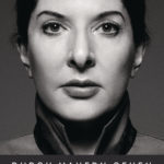 Zum 70. Geburtstag von Marina Abramović erscheint ihre Autobiographie „Durch Mauern gehen“