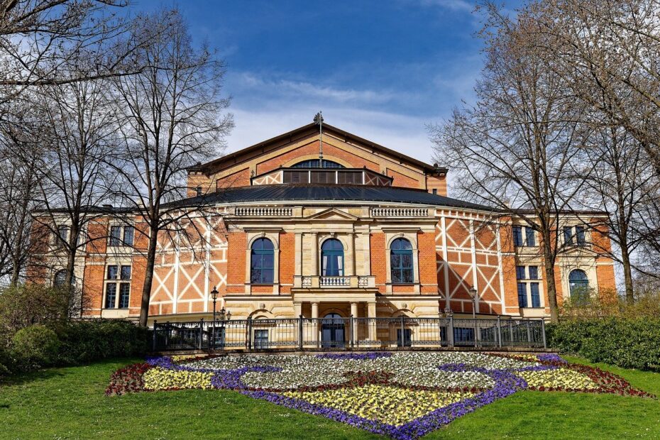 bayreuth-festspielhaus